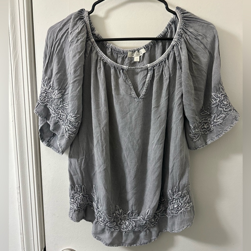 Solitaire for Anthropologie Grey Embroidered Boho Blouse